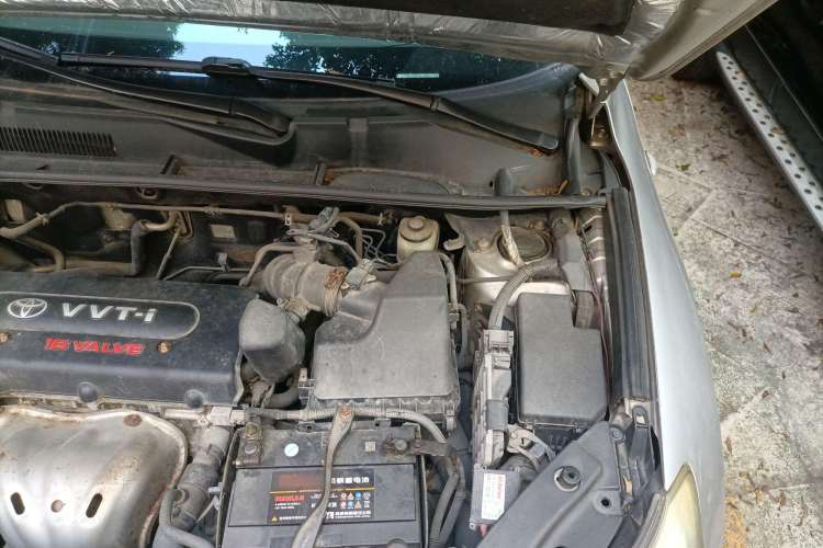 Used Toyota RAV4 2010 2.0L Automatic Deluxe Upgrade Edition Engine Bay Left