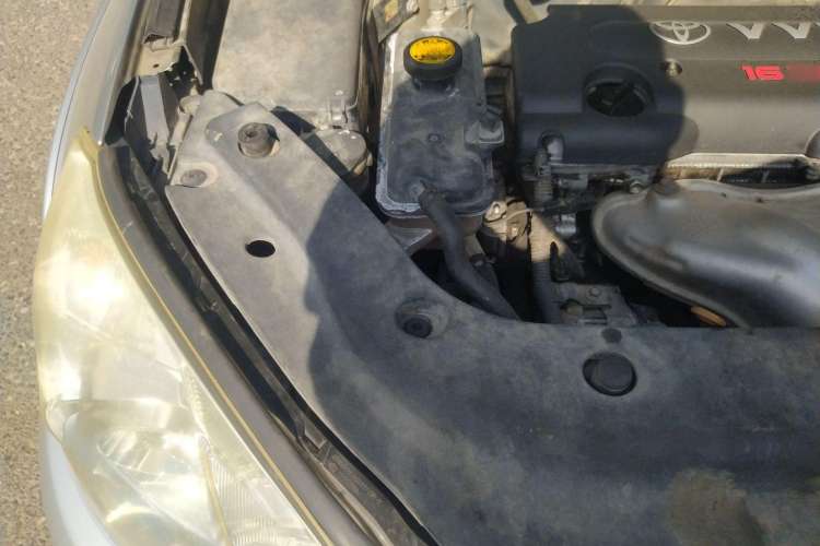 Used Toyota RAV4 2010 2.4L Automatic Deluxe Upgrade Edition Engine Bay Right