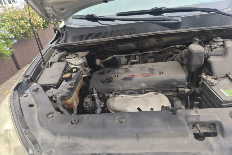 Used Toyota RAV4 2010 2.0L Automatic Deluxe Upgrade Edition Engine Bay Right