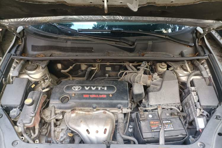 Used Toyota RAV4 2010 2.0L Automatic Deluxe Upgrade Edition Engine Bay