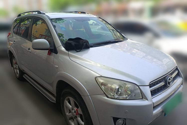 Used Toyota RAV4 2010 2.4L Automatic Deluxe Upgrade Edition Front Right 45 Deg