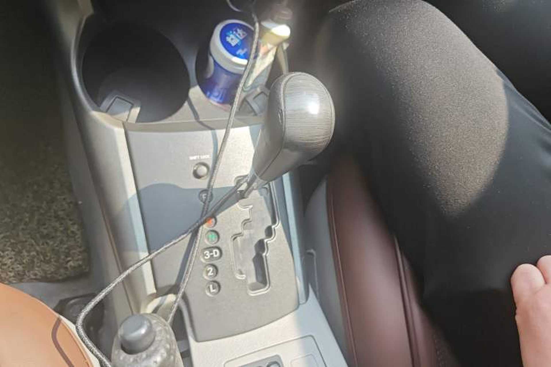 Used Toyota RAV4 2010 2.0L Automatic Deluxe Upgrade Edition Gear Lever