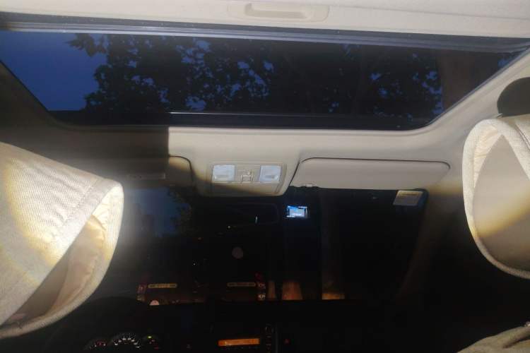 Used Toyota RAV4 2010 2.4L Automatic Deluxe Upgrade Edition Headliner