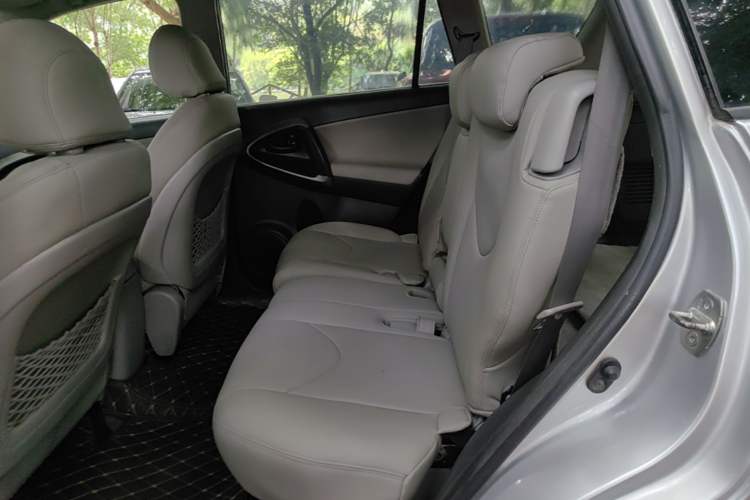 Used Toyota RAV4 2010 2.0L Automatic Deluxe Upgrade Edition Left Rear Seat