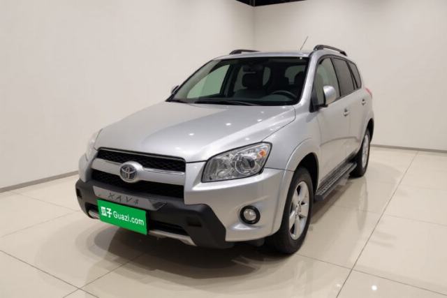 Ojetý Toyota RAV4 2010 2.4L Automatic Deluxe Upgrade Edition