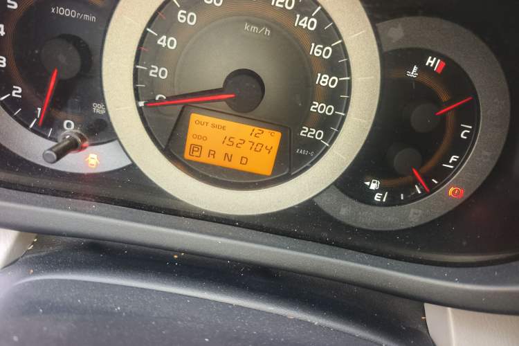 Used Toyota RAV4 2010 2.0L Automatic Deluxe Upgrade Edition Odometer Close Up
