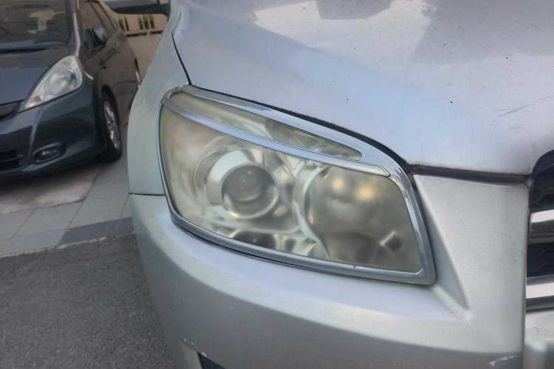 Used Toyota RAV4 2010 2.0L Automatic Deluxe Upgrade Edition Right Front Headlight