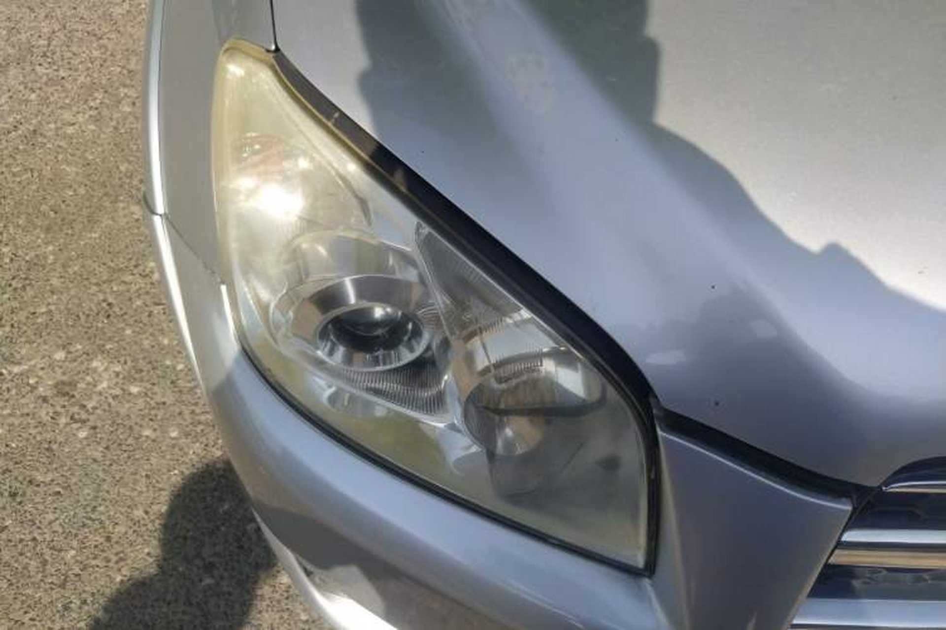 Used Toyota RAV4 2010 2.4L Automatic Deluxe Upgrade Edition Right Front Headlight