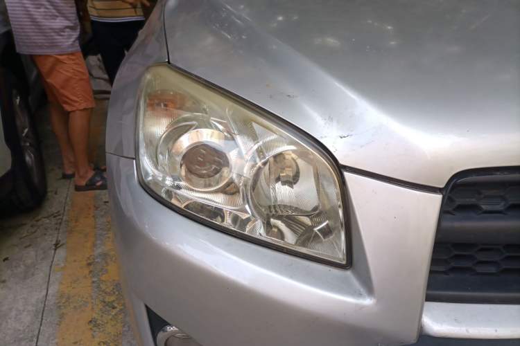 Used Toyota RAV4 2010 2.0L Automatic Deluxe Upgrade Edition Right Front Headlight