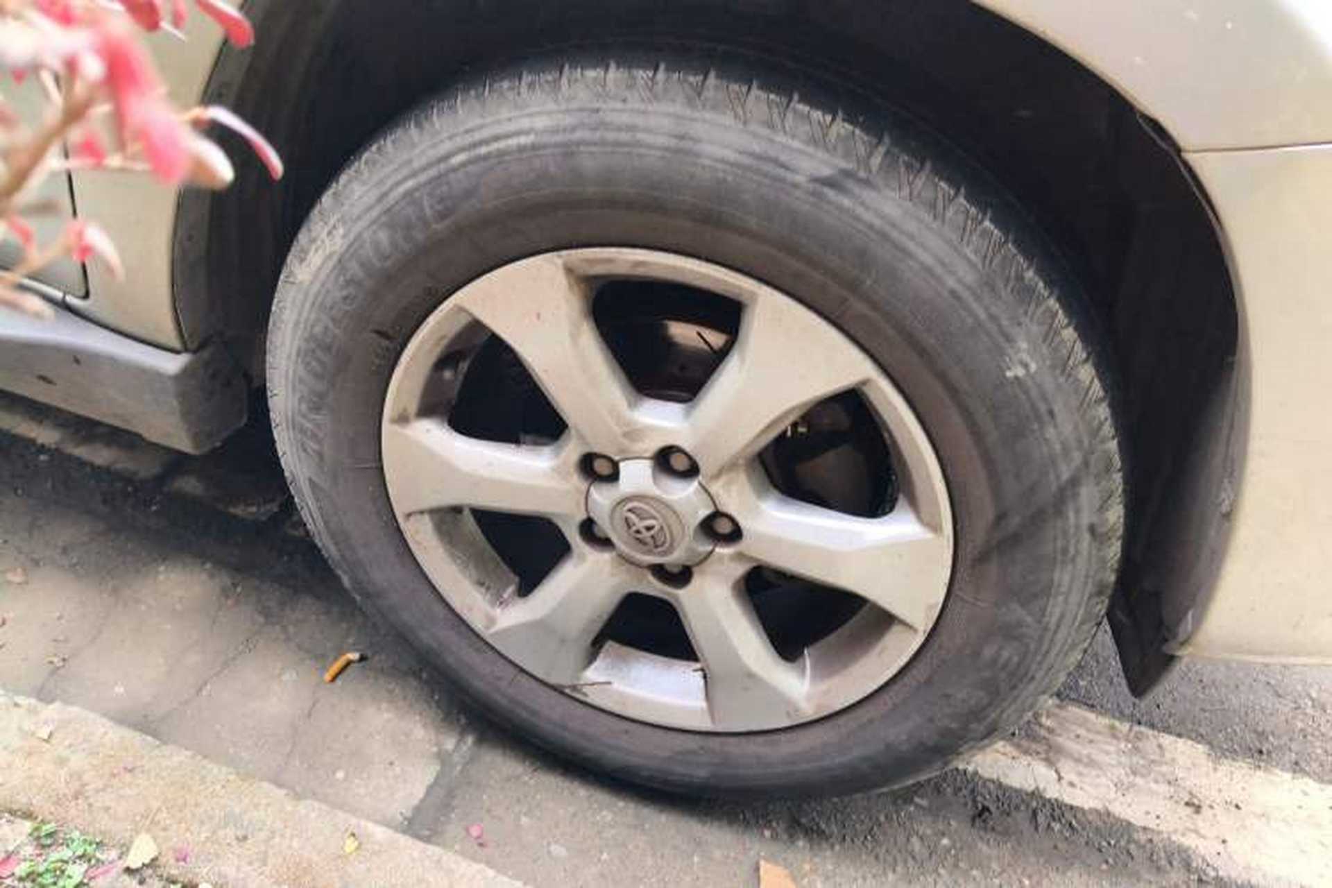 Used Toyota RAV4 2010 2.0L Manual Deluxe Upgrade Right Front Wheel Hub