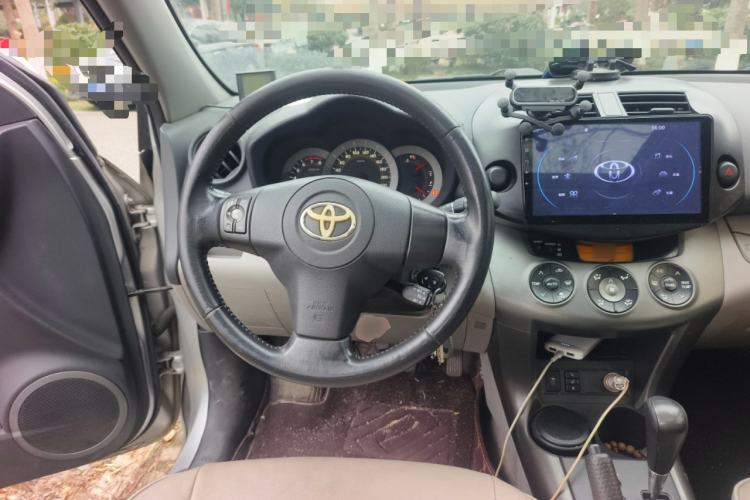 Used Toyota RAV4 2010 2.0L Automatic Deluxe Upgrade Edition Steering Wheel