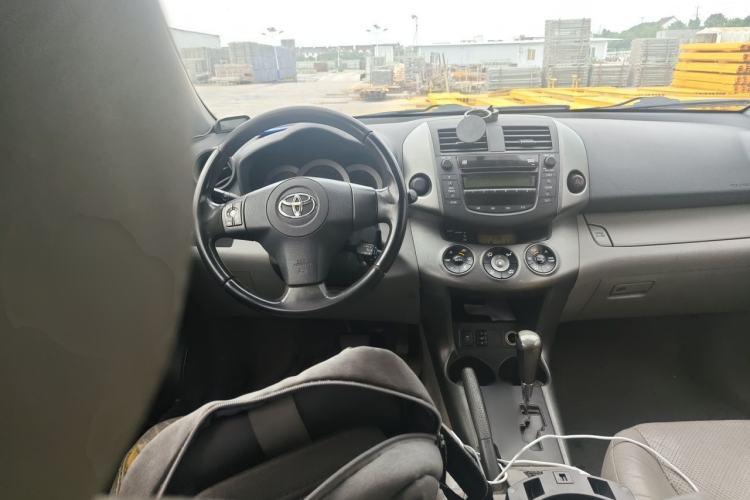 Used Toyota RAV4 2010 2.0L Automatic Deluxe Upgrade Edition Steering Wheel