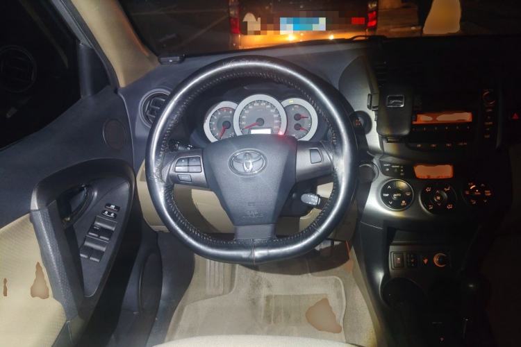 Used Toyota RAV4 2010 2.4L Automatic Deluxe Upgrade Edition Steering Wheel