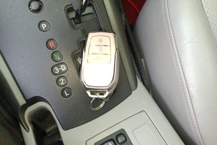Used Toyota RAV4 2010 2.4L Automatic Deluxe Upgrade Edition Vehicle Key