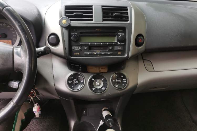 Used Toyota RAV4 2010 2.0L Automatic Deluxe Upgrade Edition Audio And AC Panel