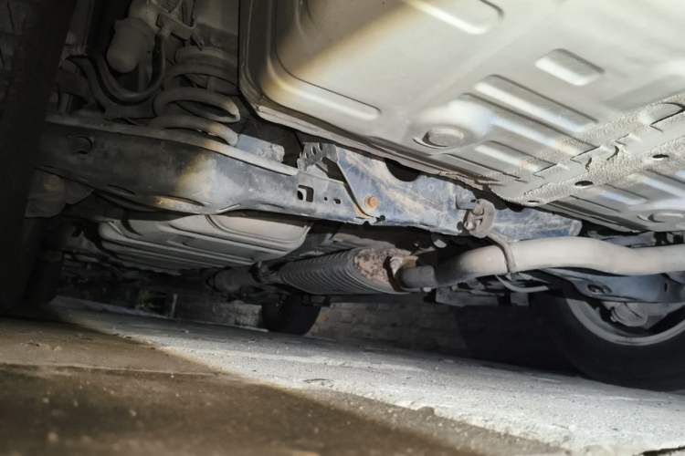 Used Toyota RAV4 2010 2.0L Manual Deluxe Upgrade Chassis Rear Left