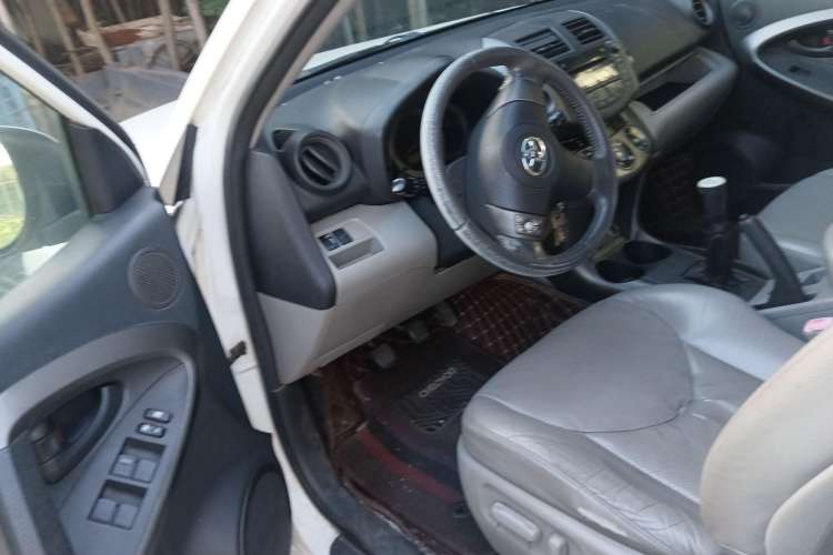 Used Toyota RAV4 2010 2.0L Manual Deluxe Upgrade Driver Seat