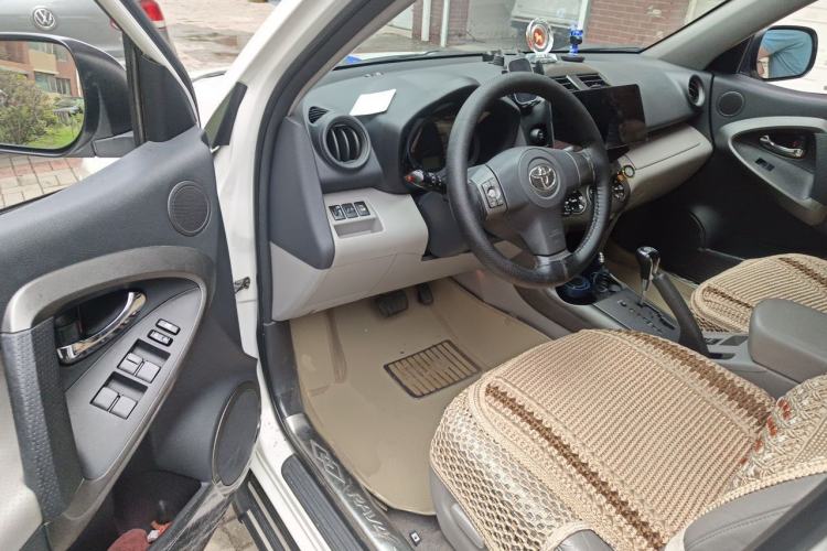 Used Toyota RAV4 2010 2.4L Automatic Deluxe Upgrade Edition Driver Seat