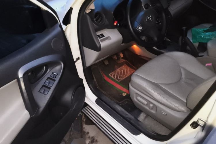 Used Toyota RAV4 2010 2.0L Manual Deluxe Upgrade Driver Seat