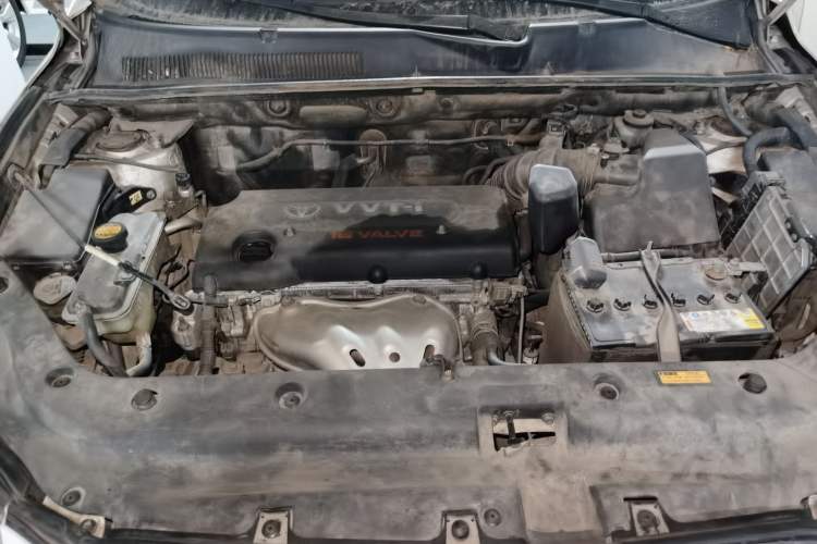 Used Toyota RAV4 2010 2.4L Automatic Deluxe Upgrade Edition Engine Bay