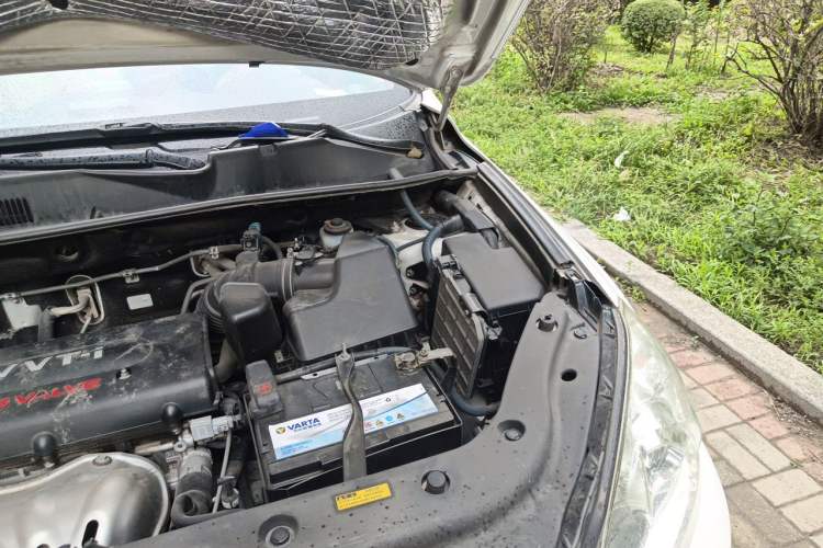 Used Toyota RAV4 2010 2.4L Automatic Deluxe Upgrade Edition Engine Bay Left