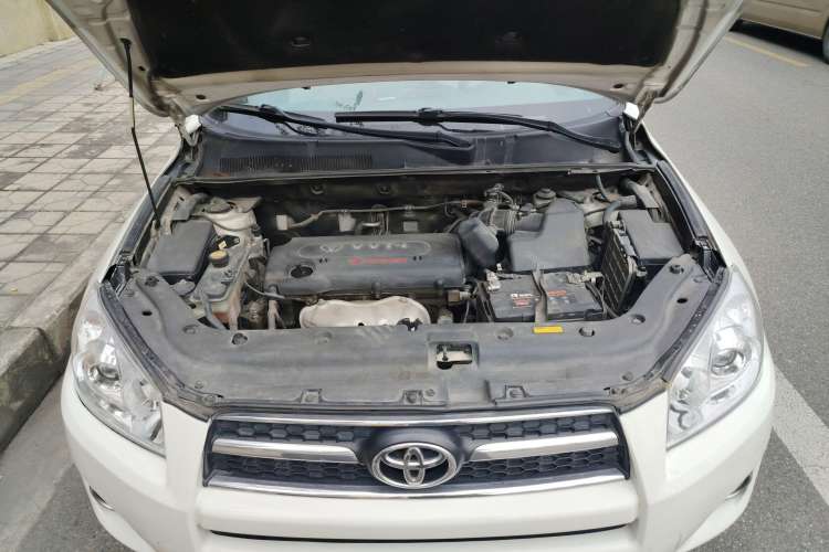 Used Toyota RAV4 2010 2.0L Automatic Deluxe Upgrade Edition Engine Bay