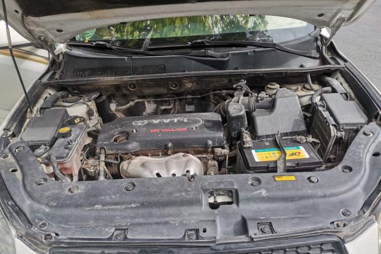 Used Toyota RAV4 2010 2.0L Automatic Deluxe Upgrade Edition Engine Bay