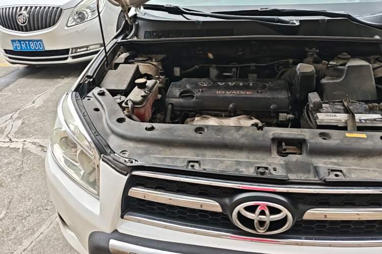 Used Toyota RAV4 2010 2.4L Automatic Deluxe Upgrade Edition Engine Bay Right