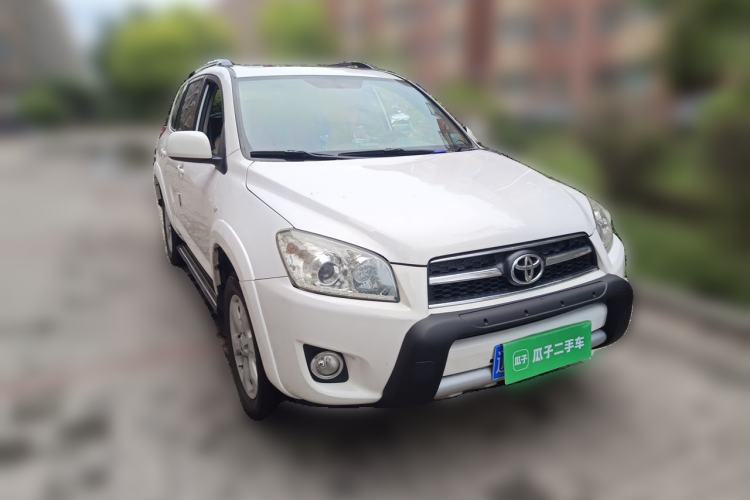 Used Toyota RAV4 2010 2.4L Automatic Deluxe Upgrade Edition Front Right 45 Deg