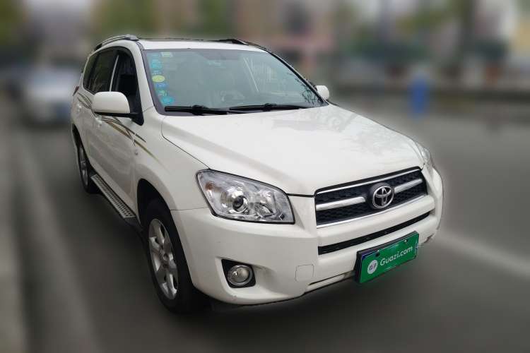 Used Toyota RAV4 2010 2.0L Automatic Deluxe Upgrade Edition Front Right 45 Deg