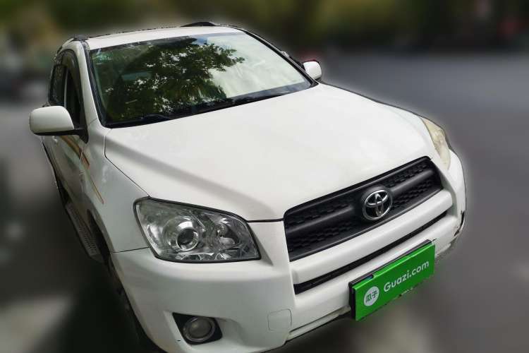 Used Toyota RAV4 2010 2.0L Automatic Deluxe Upgrade Edition Front Right 45 Deg