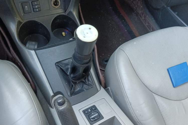 Used Toyota RAV4 2010 2.0L Manual Deluxe Upgrade Gear Lever