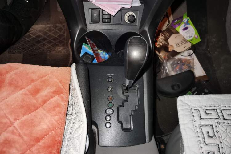 Used Toyota RAV4 2010 2.4L Automatic Deluxe Upgrade Edition Gear Lever