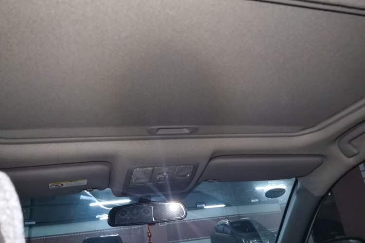 Used Toyota RAV4 2010 2.4L Automatic Deluxe Upgrade Edition Headliner