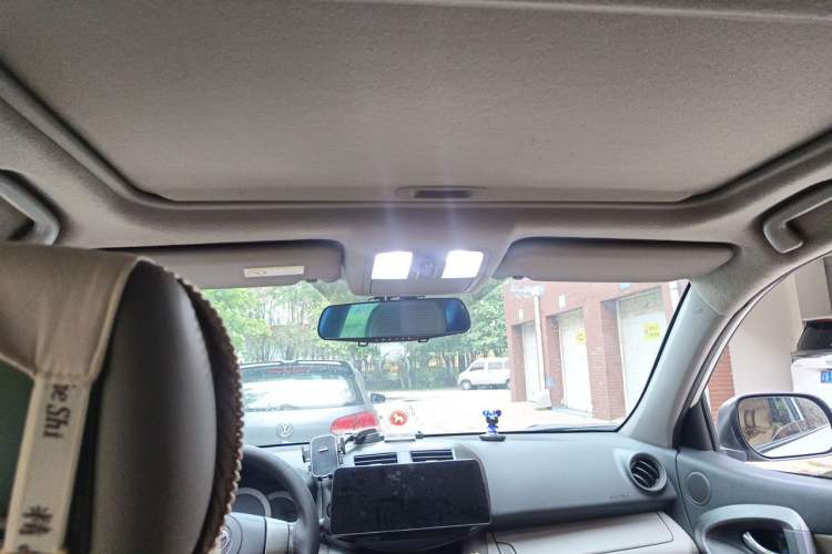 Used Toyota RAV4 2010 2.4L Automatic Deluxe Upgrade Edition Headliner