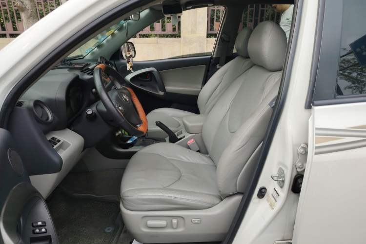 Used Toyota RAV4 2010 2.0L Automatic Deluxe Upgrade Edition Left Front Seat
