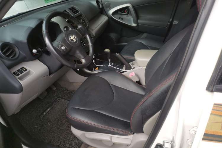 Used Toyota RAV4 2010 2.0L Automatic Deluxe Upgrade Edition Left Front Seat