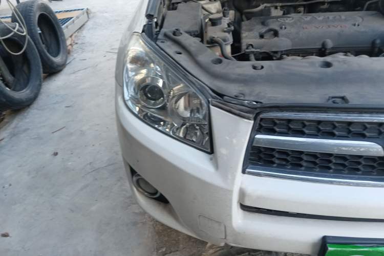 Used Toyota RAV4 2010 2.0L Manual Deluxe Upgrade Right Front Headlight
