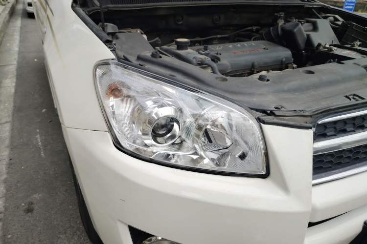 Used Toyota RAV4 2010 2.0L Automatic Deluxe Upgrade Edition Right Front Headlight