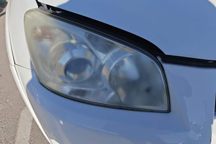 Used Toyota RAV4 2010 2.0L Automatic Deluxe Upgrade Edition Right Front Headlight