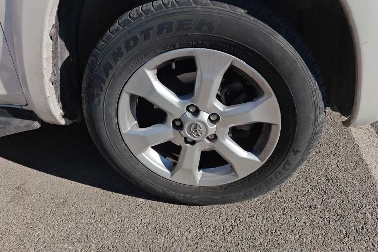 Used Toyota RAV4 2010 2.0L Automatic Deluxe Upgrade Edition Right Front Wheel Hub