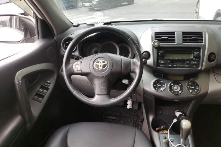 Used Toyota RAV4 2010 2.0L Automatic Deluxe Upgrade Edition Steering Wheel