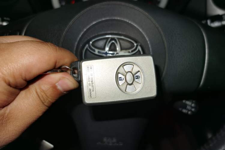 Used Toyota RAV4 2010 2.4L Automatic Deluxe Upgrade Edition Vehicle Key