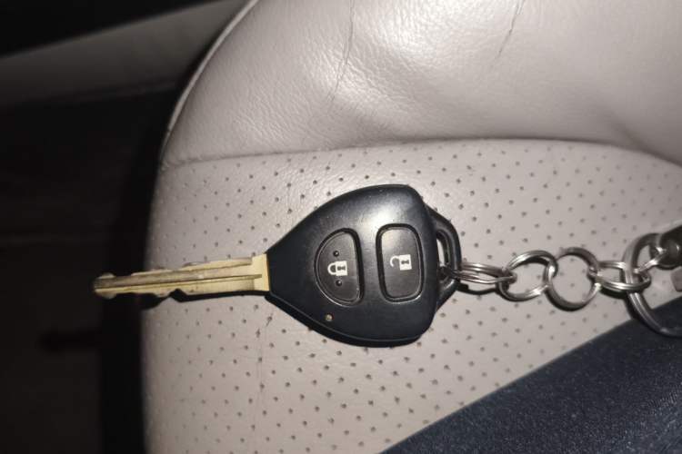 Used Toyota RAV4 2010 2.0L Manual Deluxe Upgrade Vehicle Key