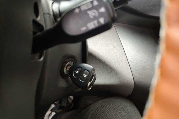Used Toyota RAV4 2010 2.0L Automatic Deluxe Upgrade Edition Vehicle Key