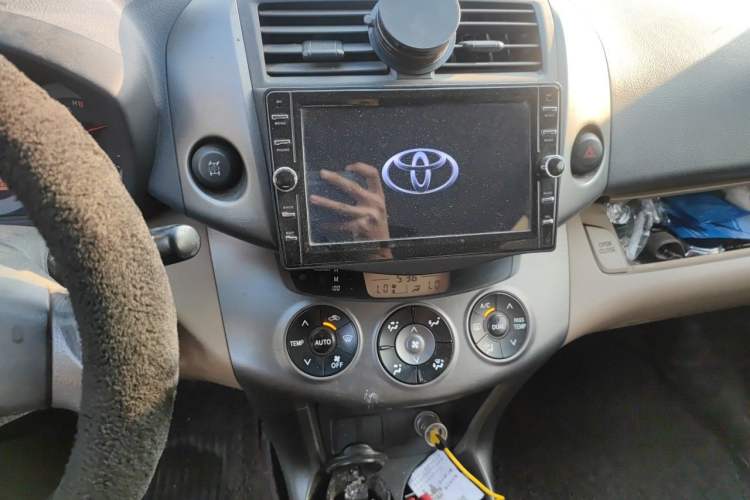 Used Toyota RAV4 2011 2.0L Automatic 4x4 Edition Audio And AC Panel