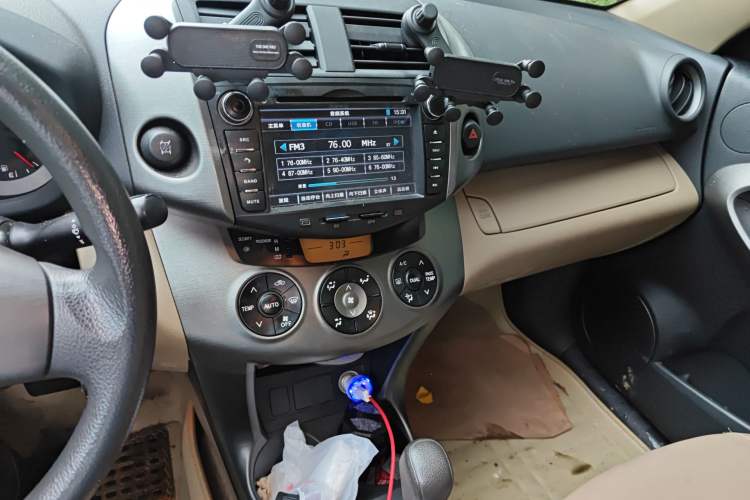 Used Toyota RAV4 2011 2.0L Automatic 4x4 Edition Audio And AC Panel