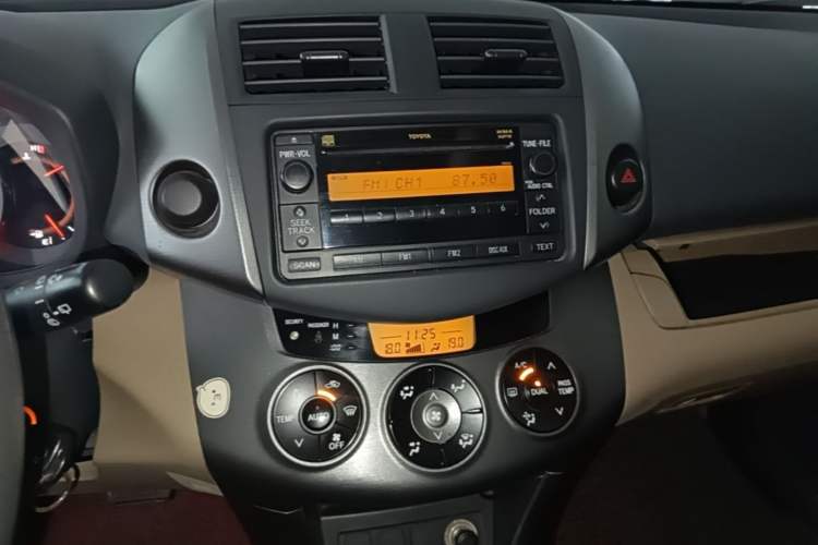 Used Toyota RAV4 2011 2.0L Automatic Classic Edition Audio And AC Panel