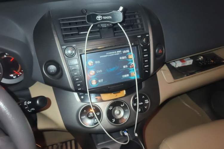 Used Toyota RAV4 2011 2.0L Automatic 4x4 Edition Audio And AC Panel