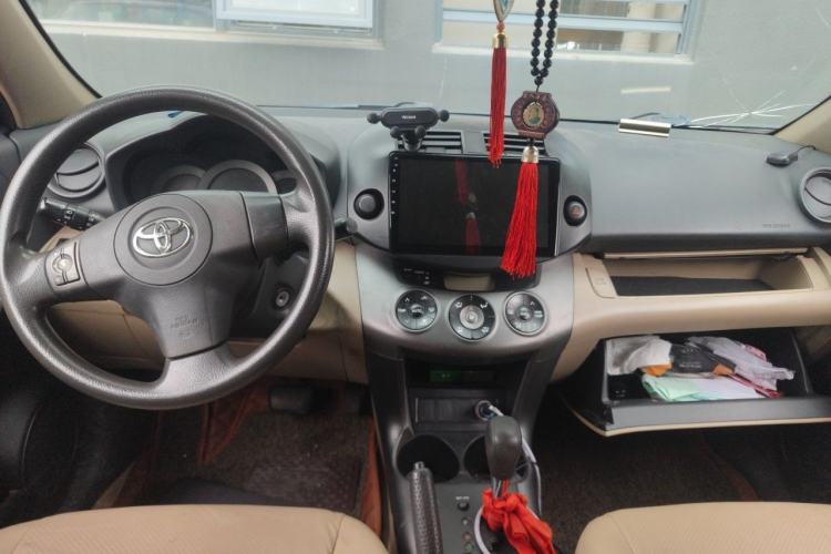 Used Toyota RAV4 2011 2.0L Automatic Classic Edition Center Console